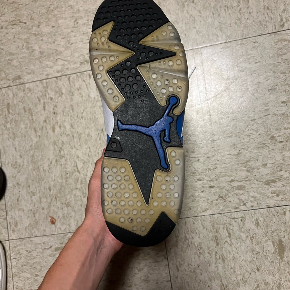 Jordan 6 - Picture 4 of 6